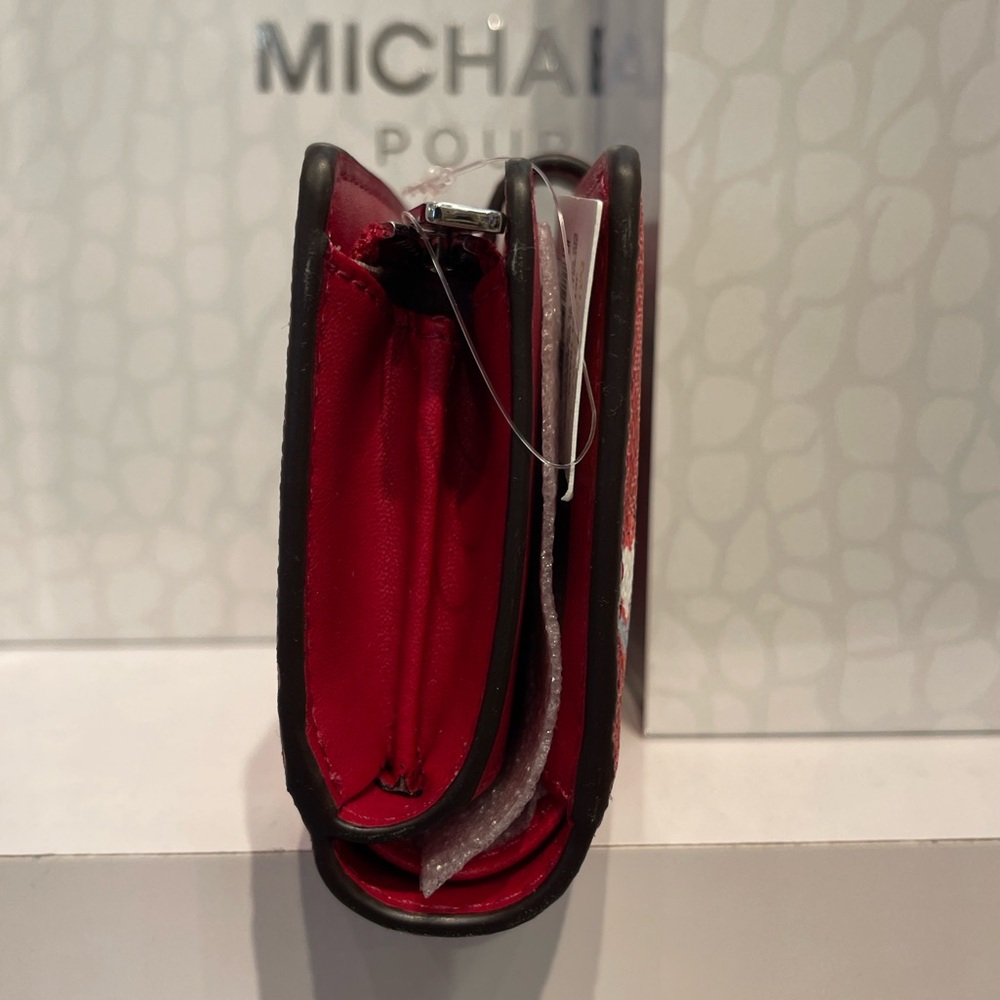 MICHAEL KORS Jet Set Medium Printed Signature Logo Bifold Wallet
Dark Raspberry - Picture 5 of 16